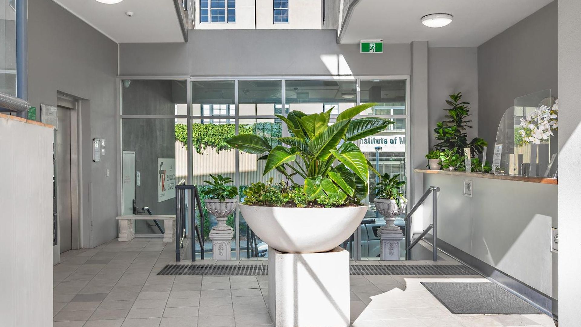 Huge Courtyard With Free Parking - Walk To Hsw, St And Valley Mall Apartment Brisbane