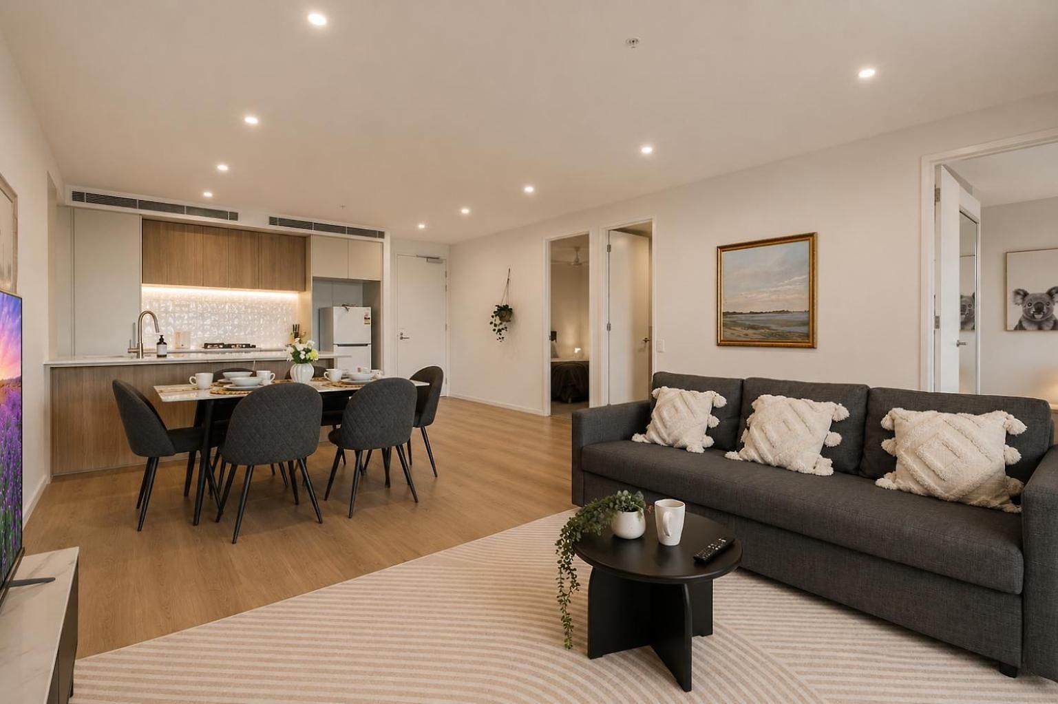 Riverside Modern 2br East With Parking * Brisbane