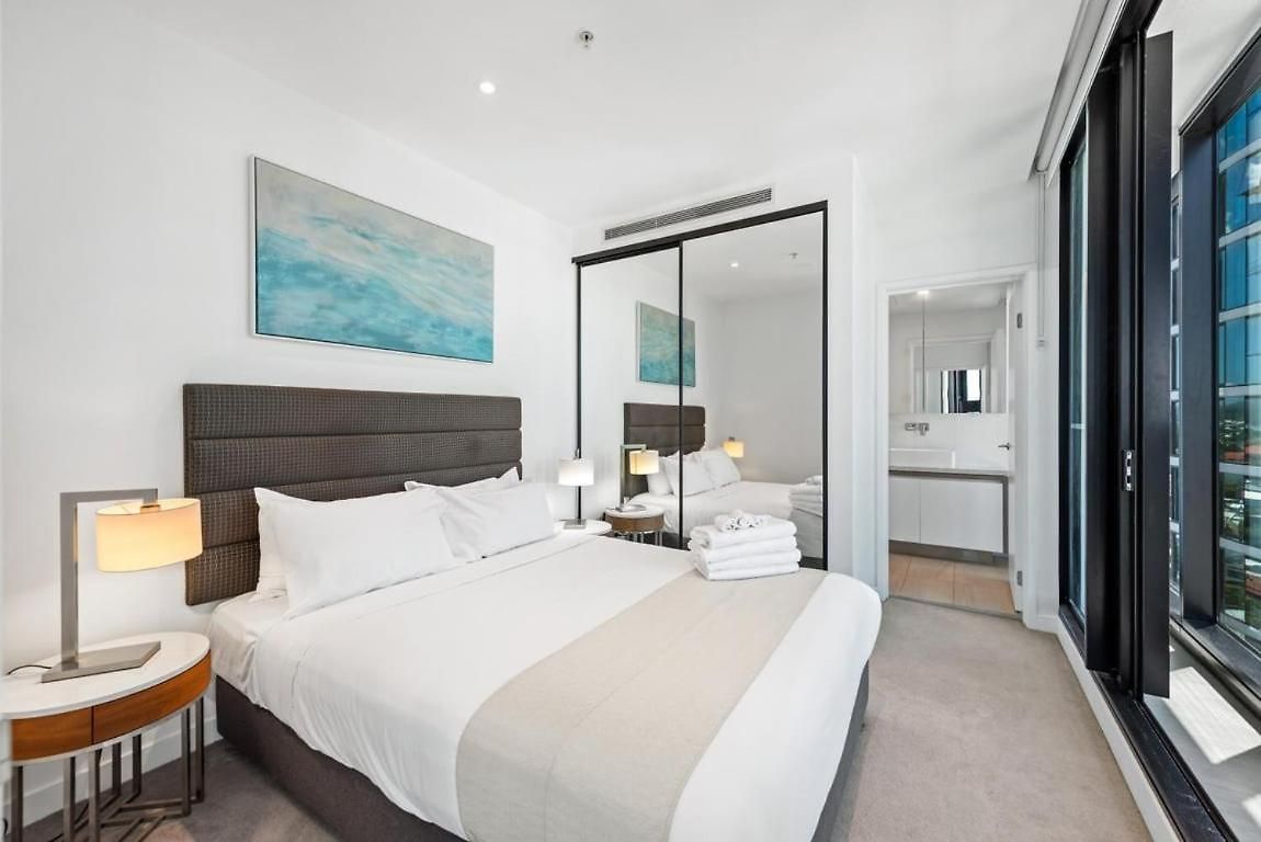Apartment Skyline In Fortitude Valley Brisbane