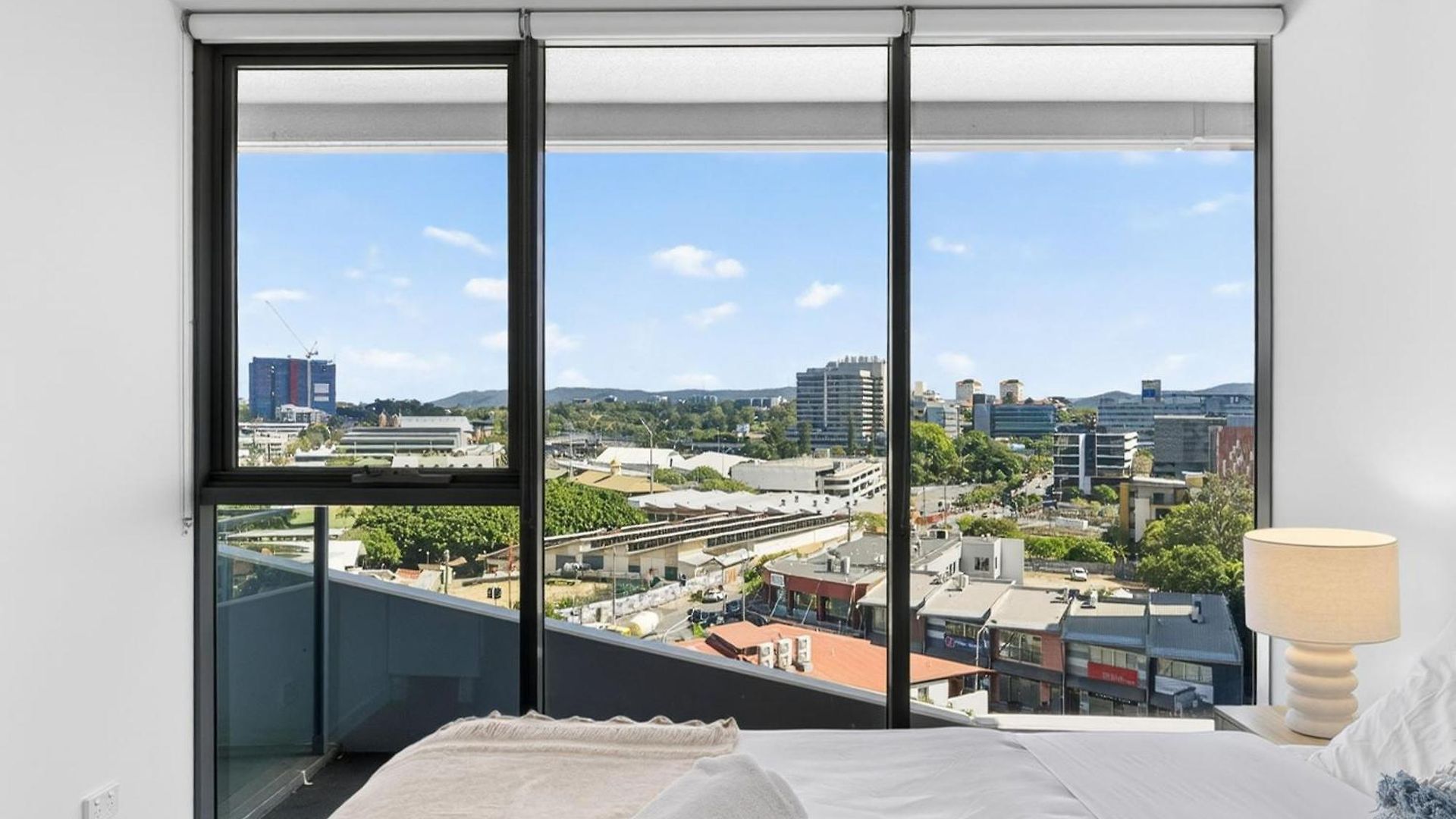 Luxury 2bed2bath With Pool, Parking, Gym And Views Brisbane