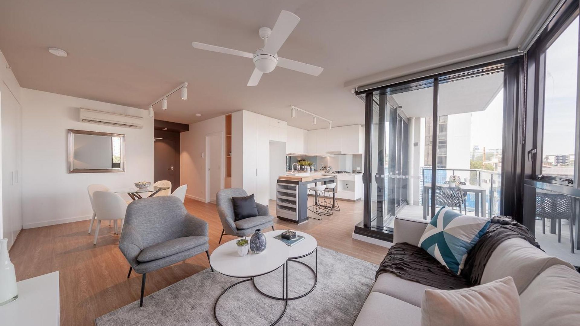 Apartment King Street Residences
