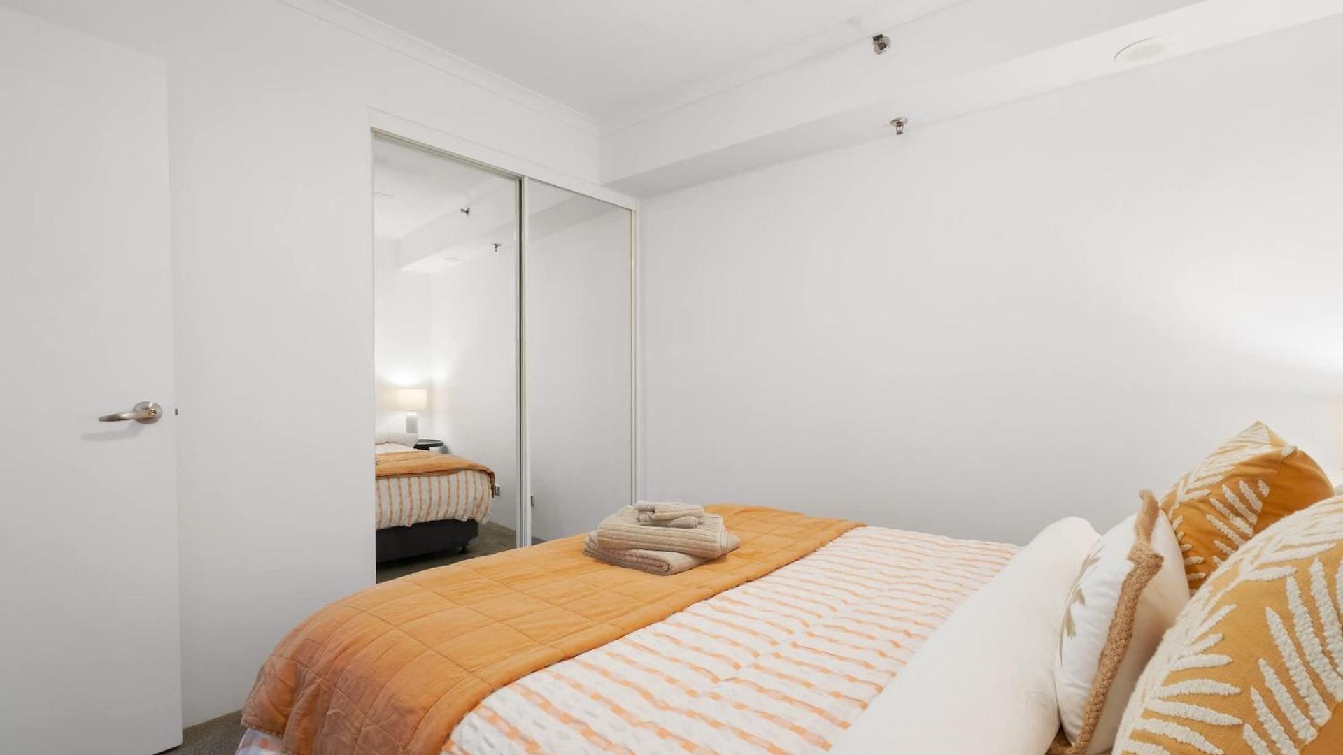Oasis 2bed-1bath-1car-views