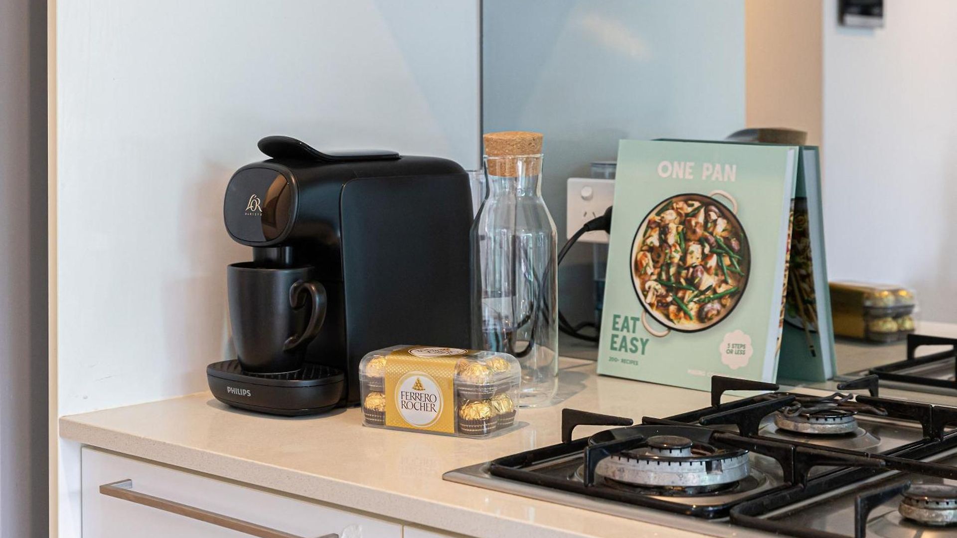 Portside Luxe Retreat 2br Free Parking & Pool *