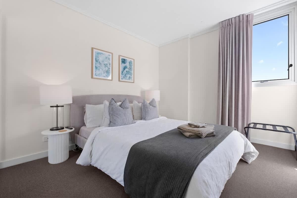 Escape 2bed-2bath-1car-pool-views - Cbd