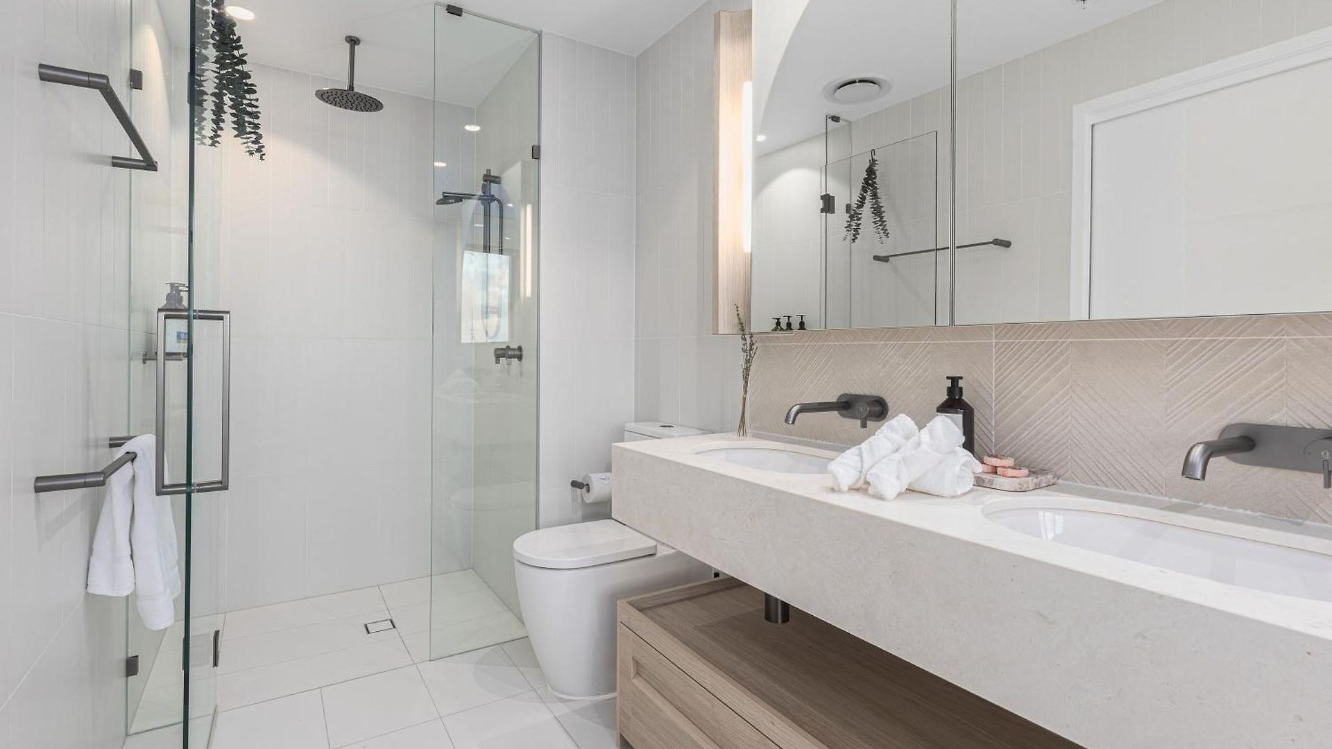 3 Bedroom Luxury In The Sky * Brisbane