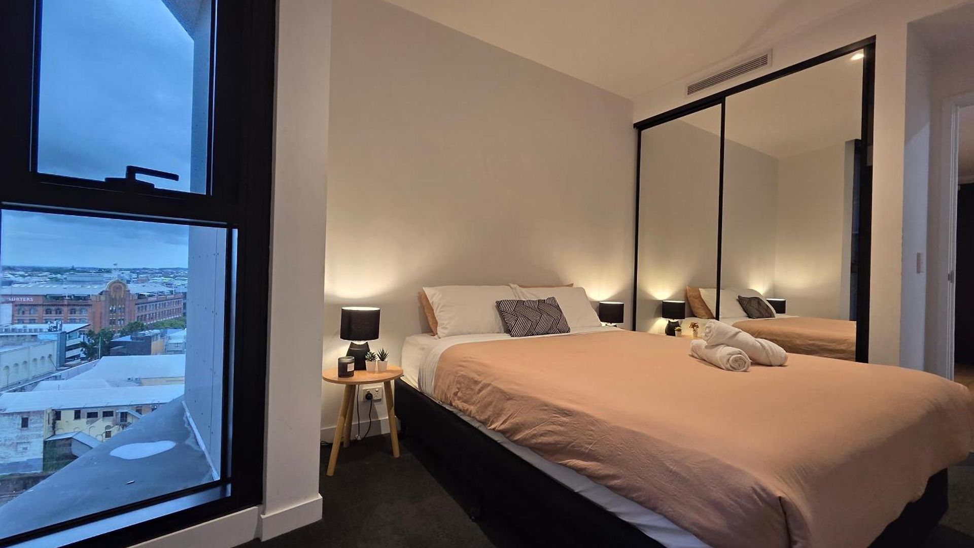 Apartment Valley Hideaway It Is A Private 2br With Pool And Gym *