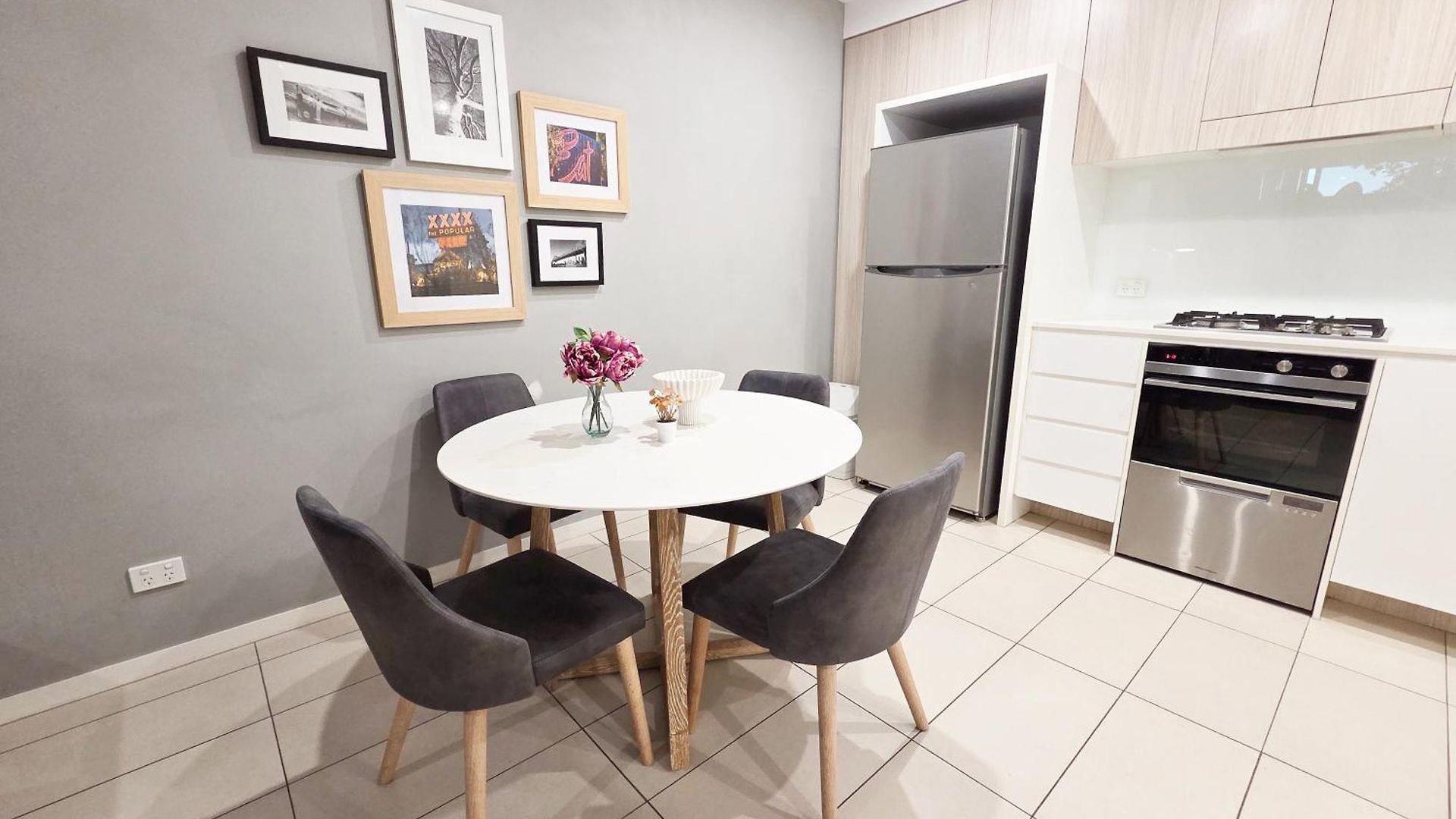 Portside Wharf Retreat With 1 - Bedroom King Bed Apartment