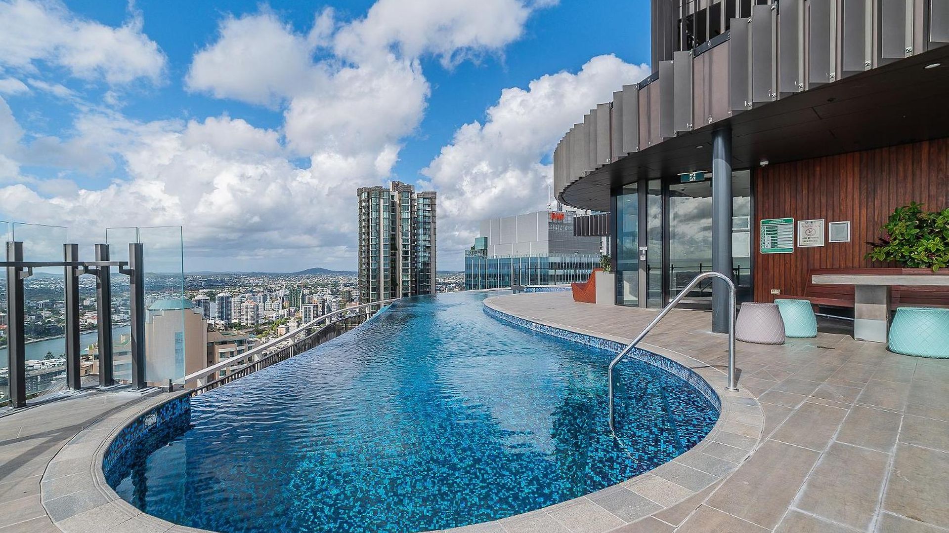 Lux 20th Floor 2br 2bath, Infinity Pool, Gym, Wifi *