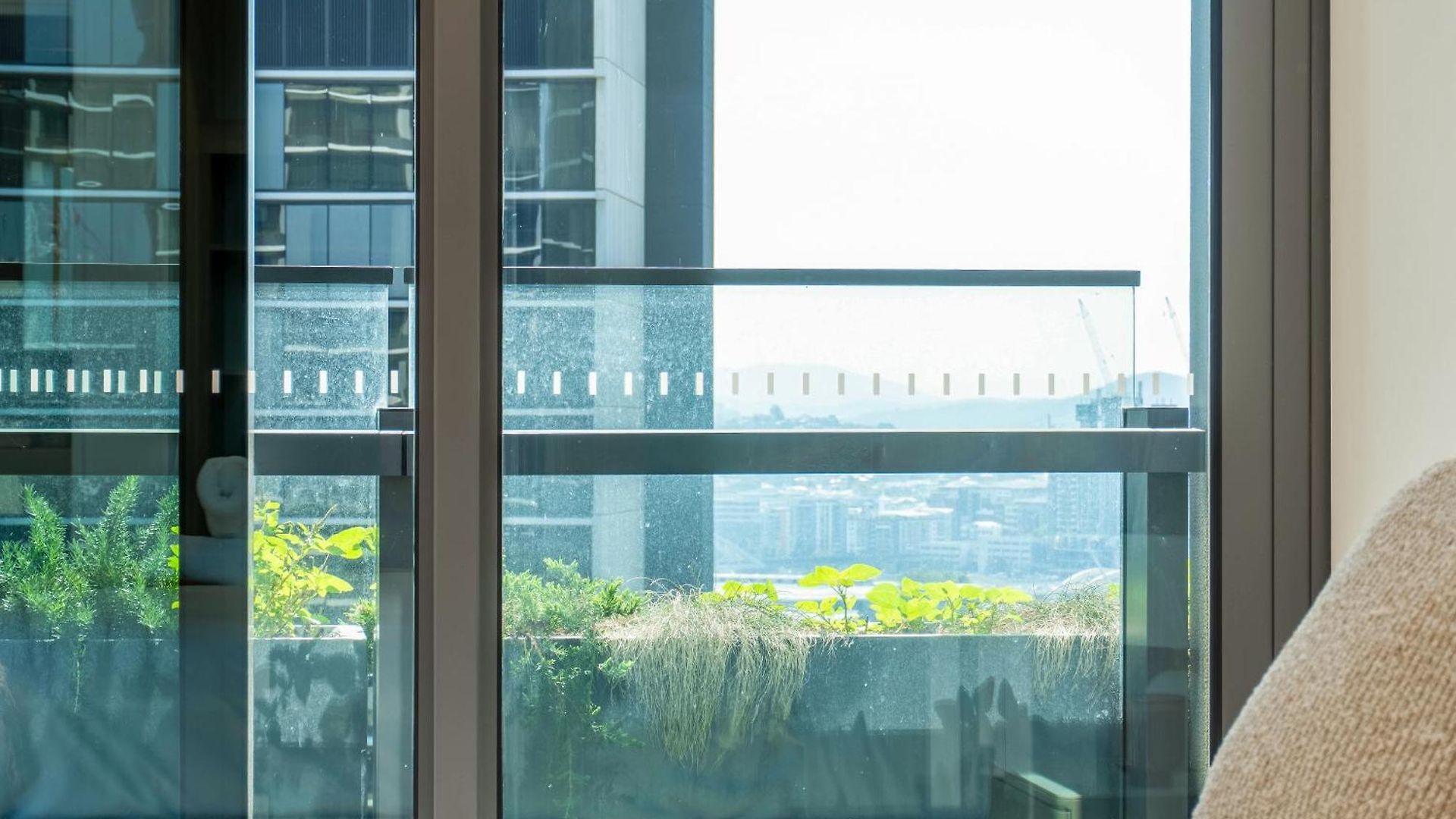 Queens Wharf Charm W/ Balcony Views - Lv 15 - Apartment *