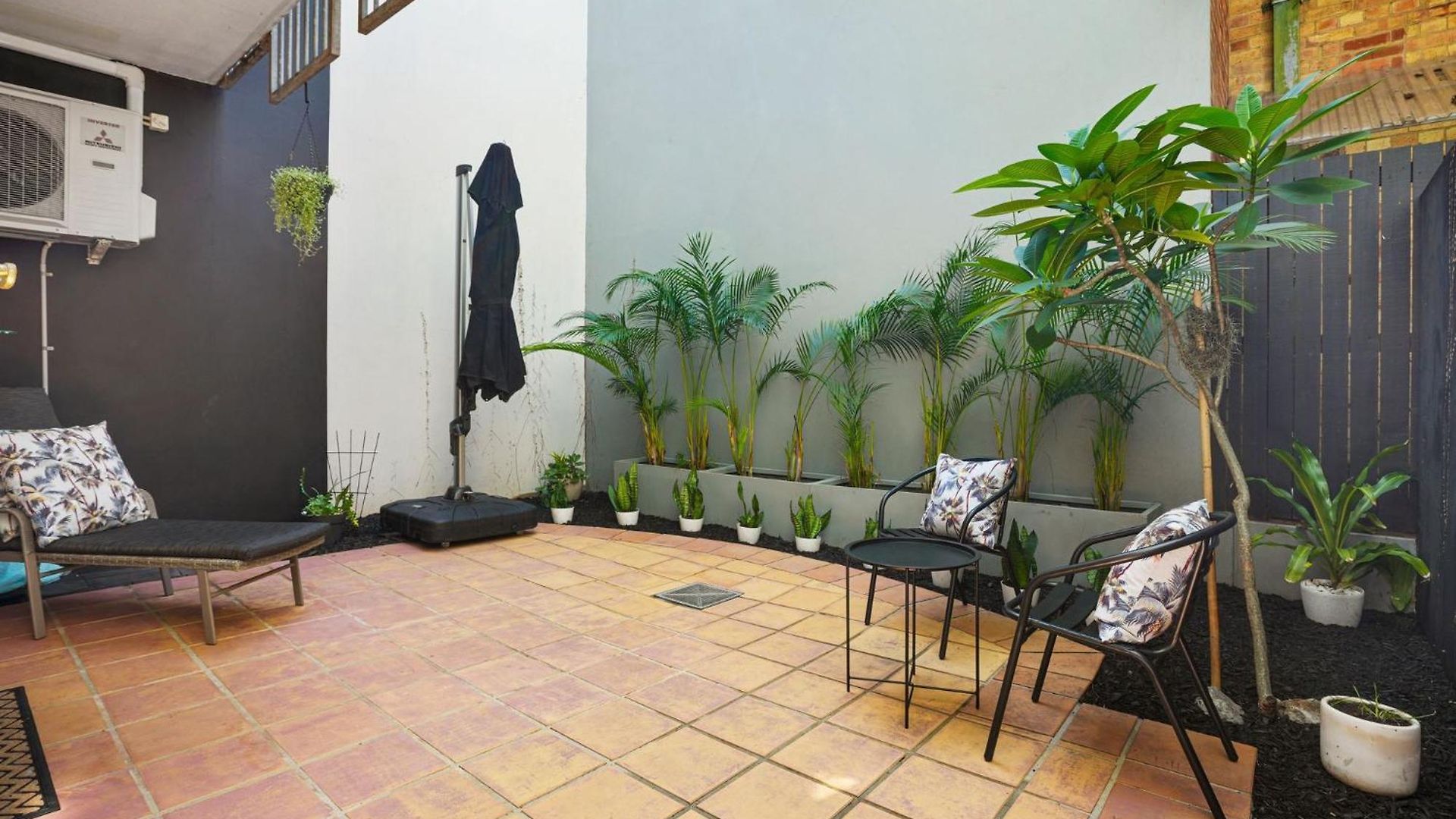 Peaceful 1-bed Near Brisbane's Heart