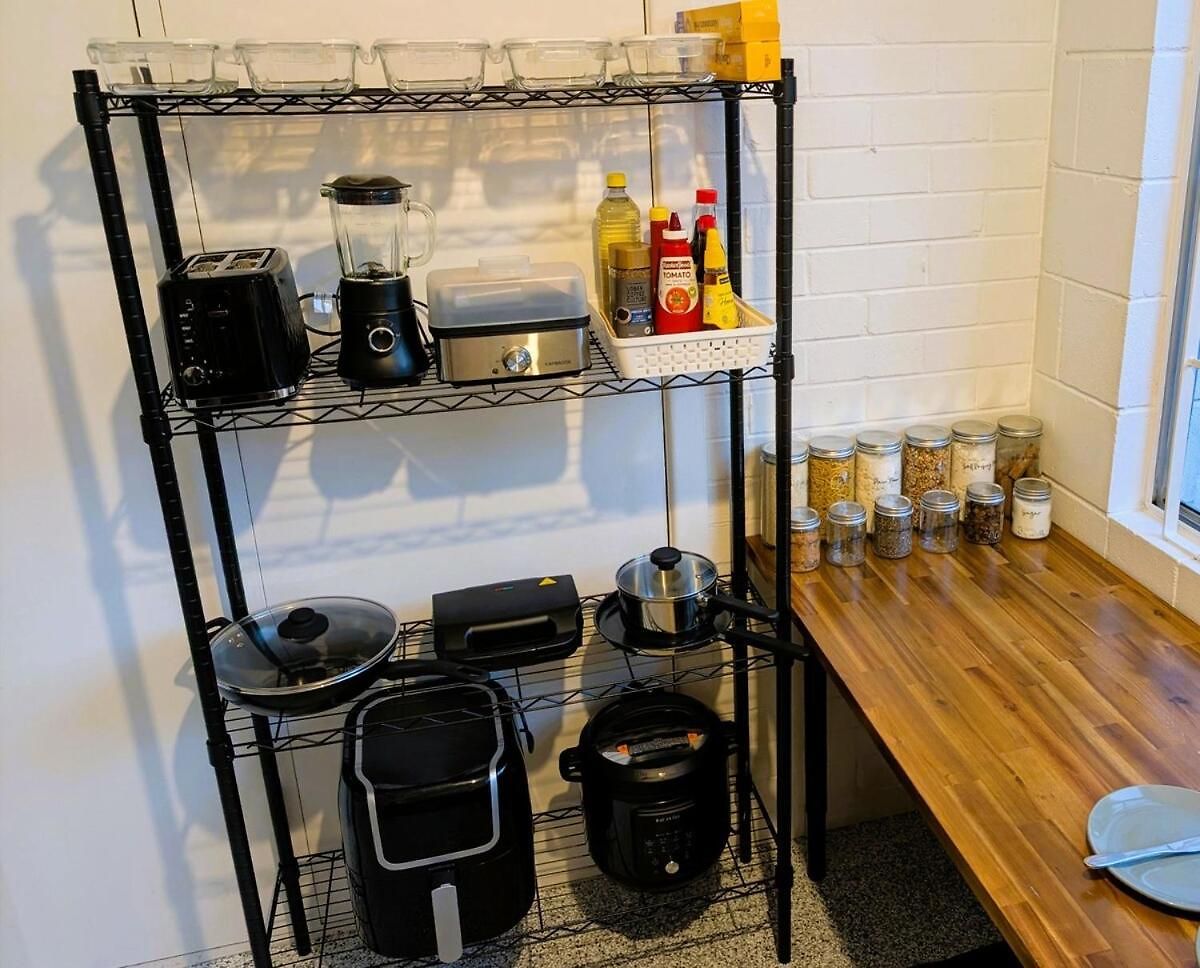 Peaceful, Pool, Lowtox, B'fast Included, Yoga Yard Apartment *