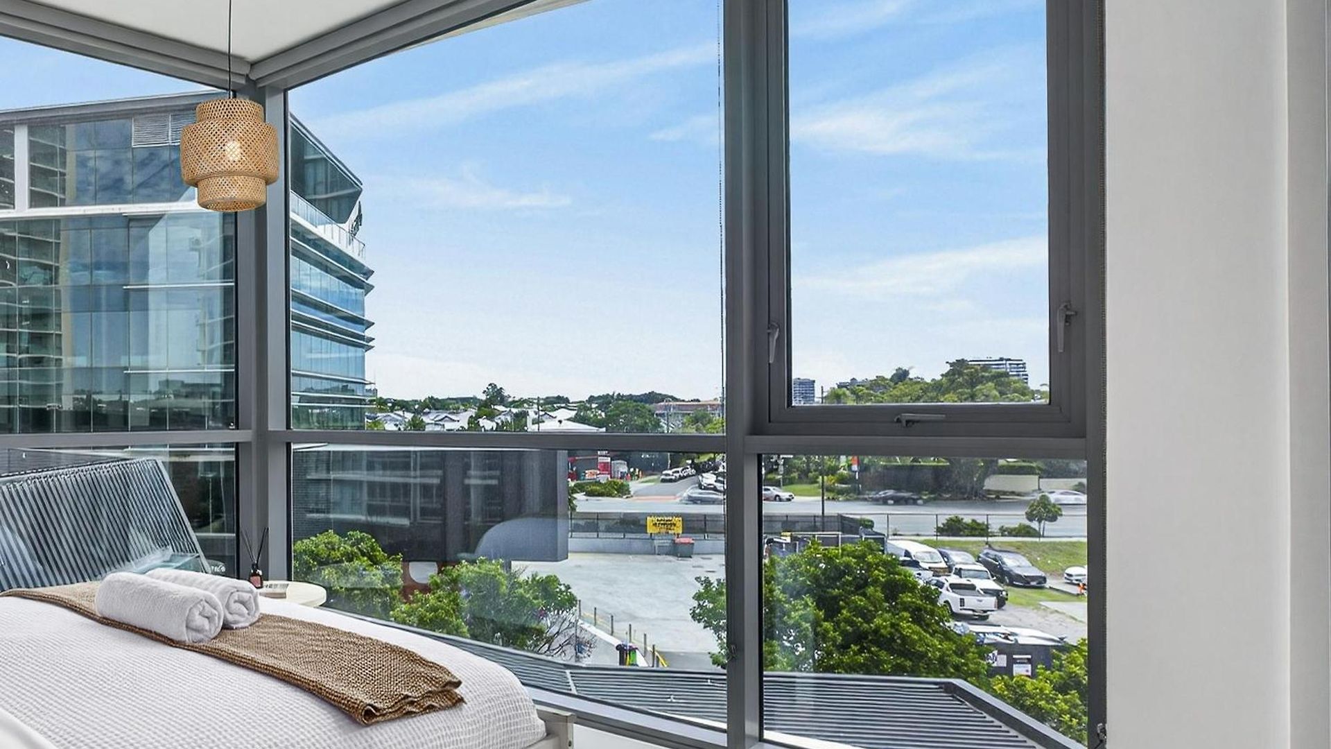 Portside Luxe Retreat 2br Free Parking & Pool *