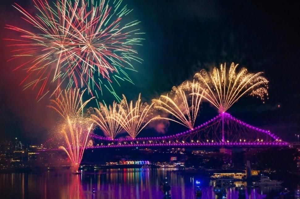 Luxury Riverside Retreat, Infinity Pool, Free Parking Brisbane
