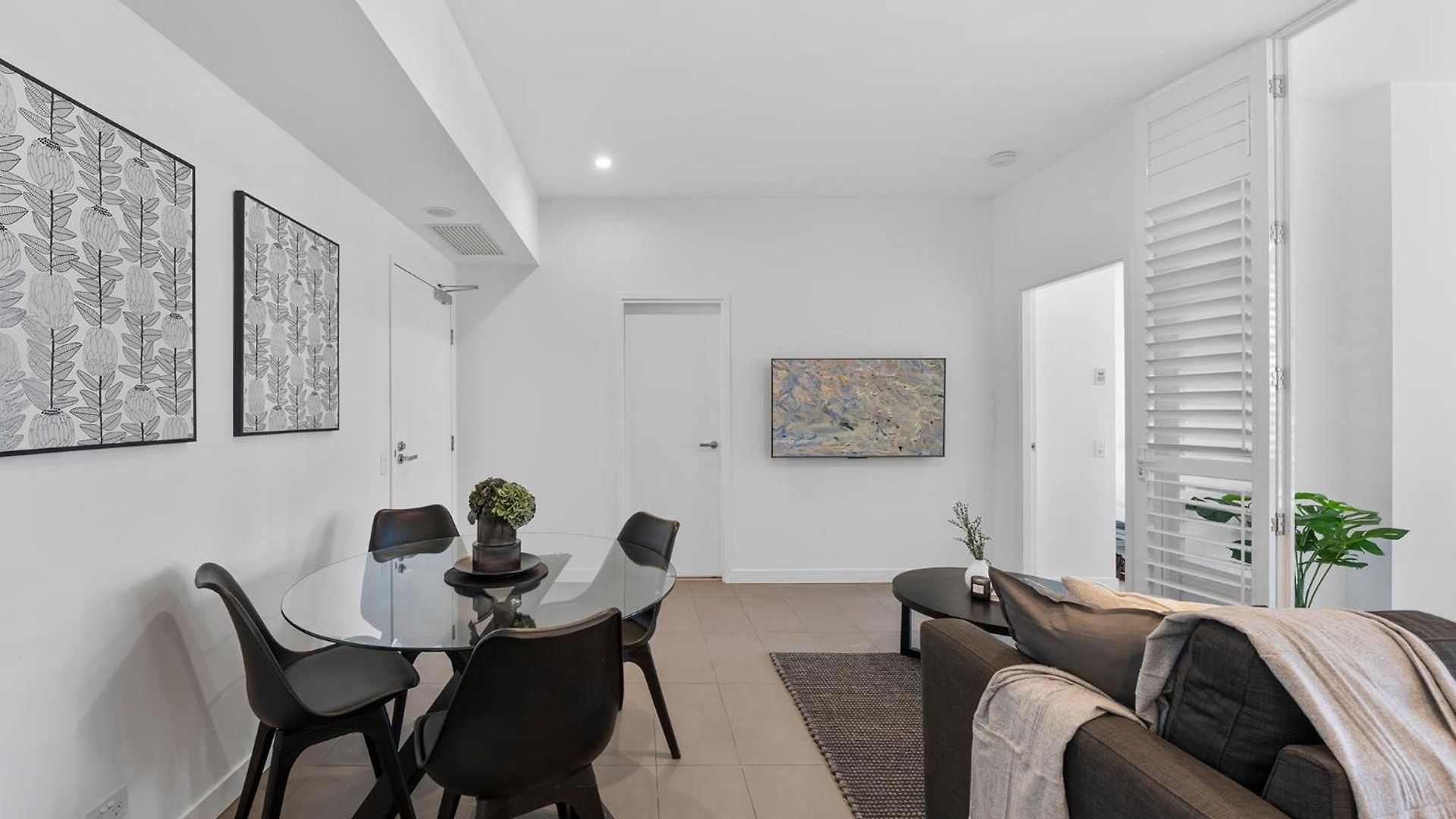 Penthouse Sleeps 8 - Cbd Views - Pools- Games - Baby Apartment *