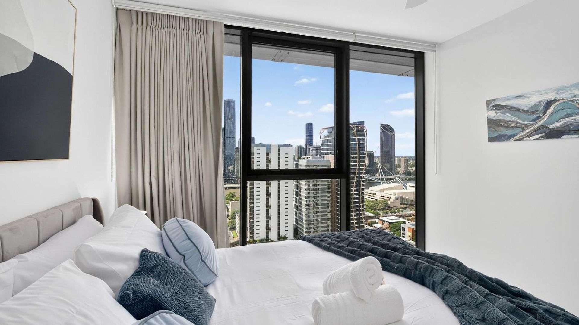 31f Premium 3br Skyline River Views One Apartment Brisbane