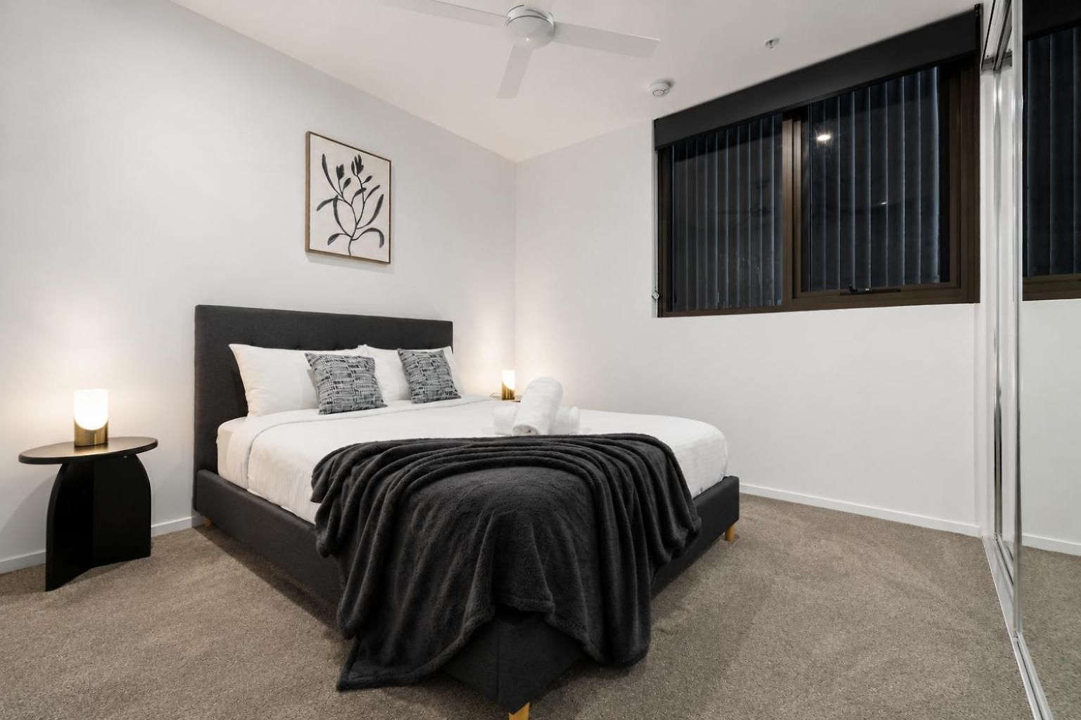 Riverside Modern 2br East With Parking * Brisbane