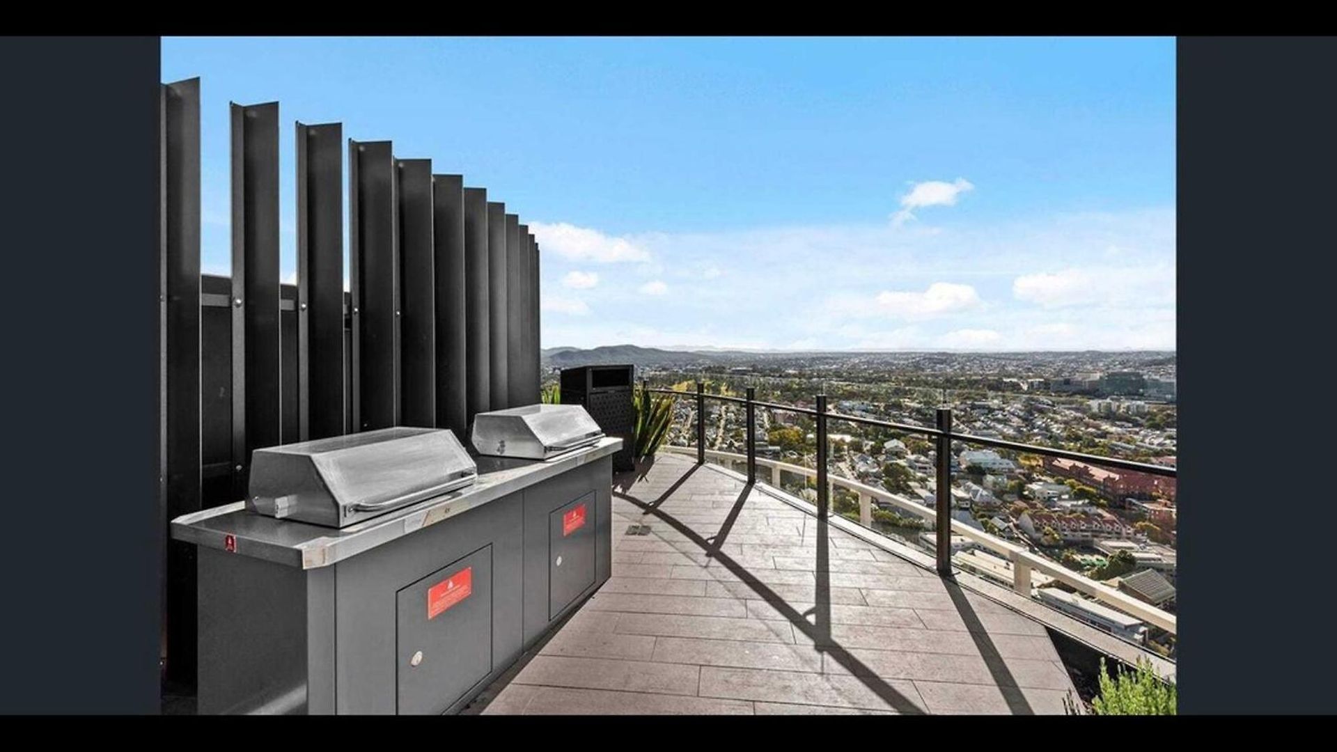 Luxury Sky-high Cbd With Pool, Gym, Parking Apartment *