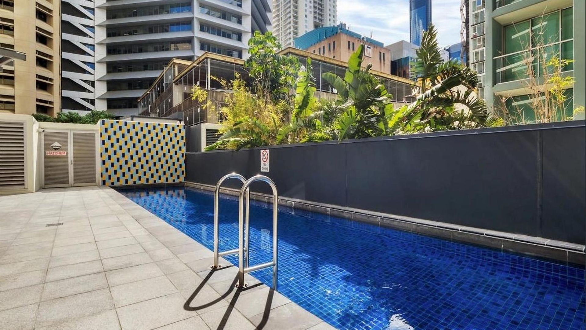 Apartment Sleeps 4 People - Centre - 100m To New Casino
