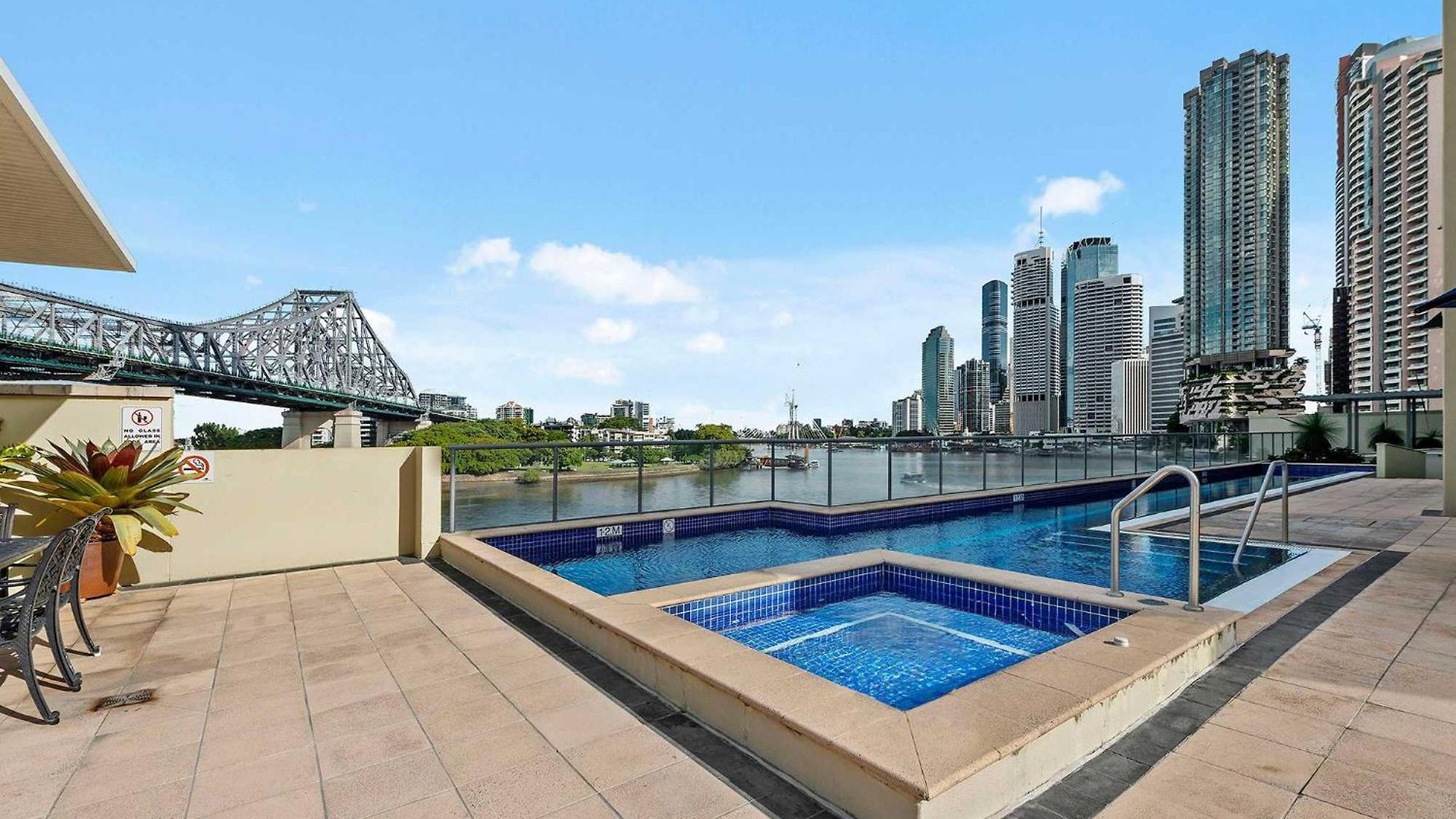 Oasis 2bed-1bath-1car-views Brisbane