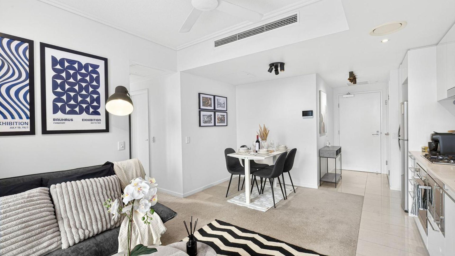 Portside Luxe Retreat 2br Free Parking & Pool *