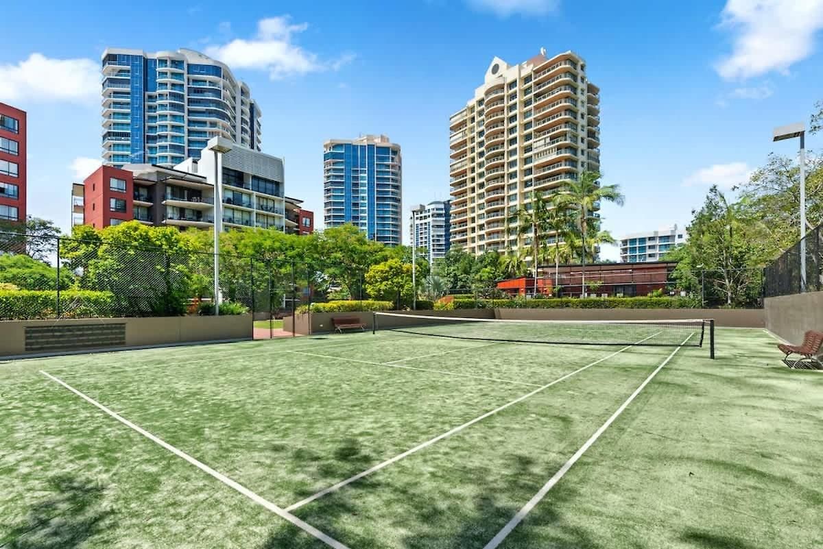 Hideaway - Pool Gym Bbq Tennis Court Apartment *