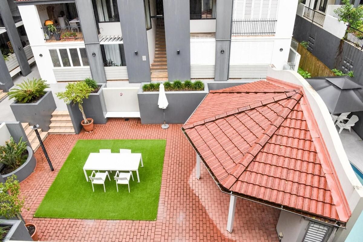 Quiet New Farm Retreat With Pool & Free Parking Apartment Brisbane