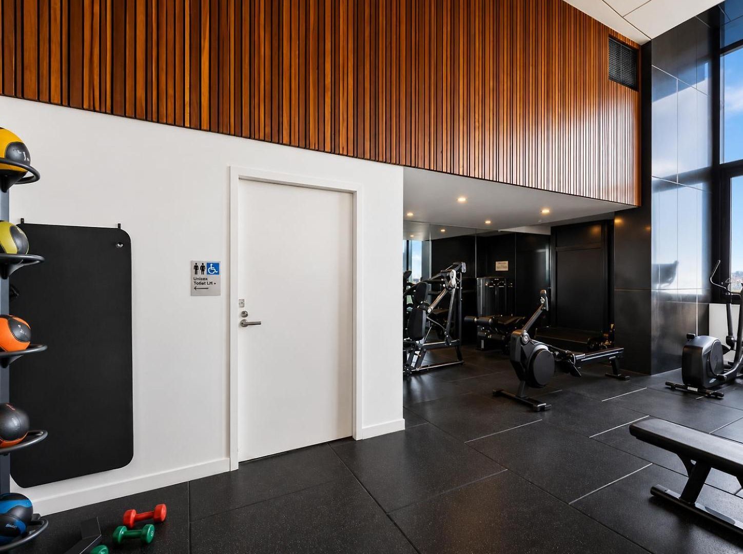 Skytower Level 53 Free Parking Sleeps 5 Cbd Brisbane