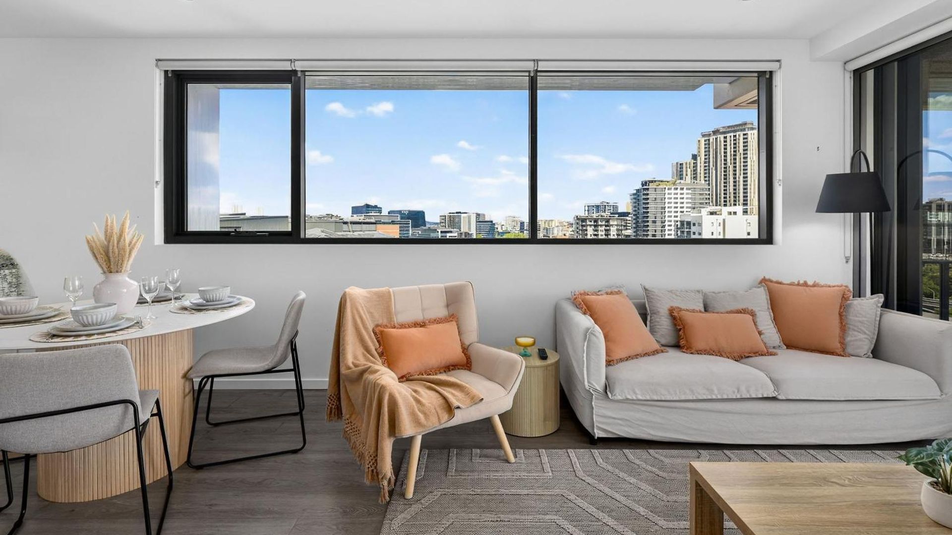 Luxury 2bed2bath With Pool, Parking, Gym And Views