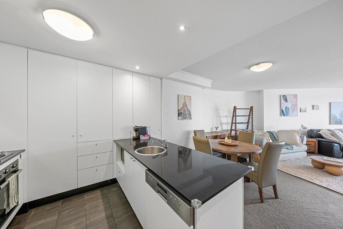With Stunning River Views Up To 6 Guests And 2 Parking Apartment Brisbane