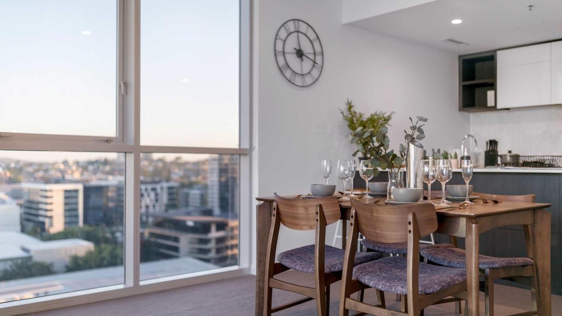 Stylish 2br With Water Views In South * Brisbane