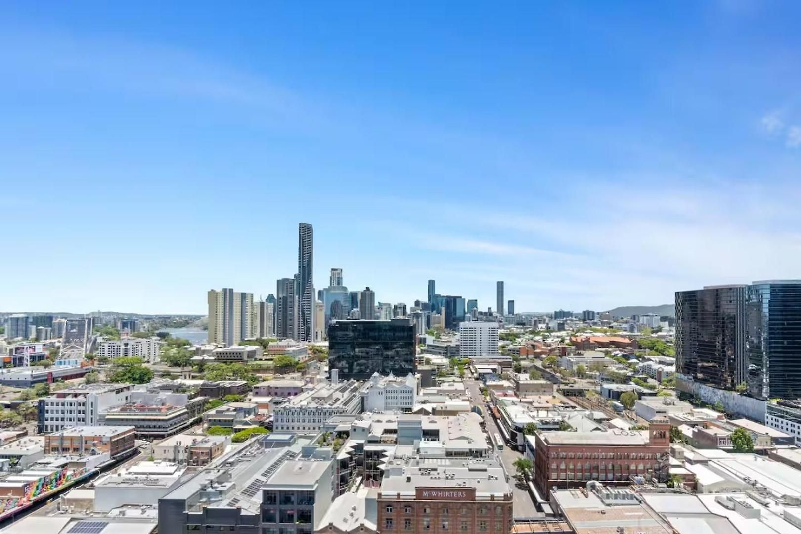 Apartment Luxury High-floor 1br Retreat With Balcony Brisbane