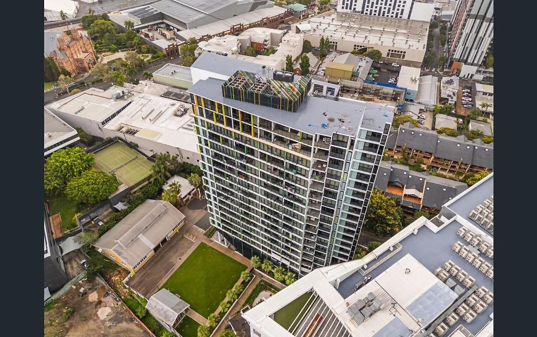 Penthouse Sleep 6 - Cbd Views - Pools - Games - Baby Brisbane