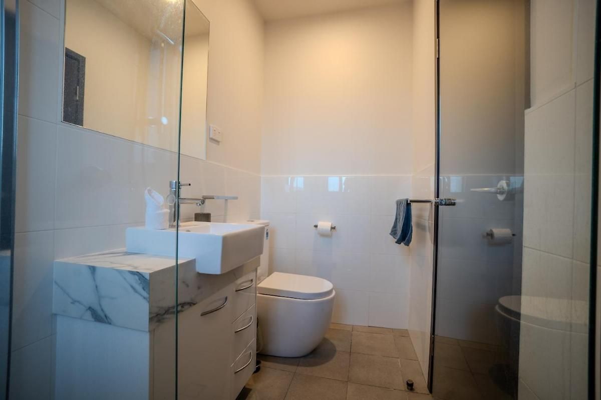 Sleeps 8 Near Uq 10 Mins Cbd Dual Living Apartment Brisbane