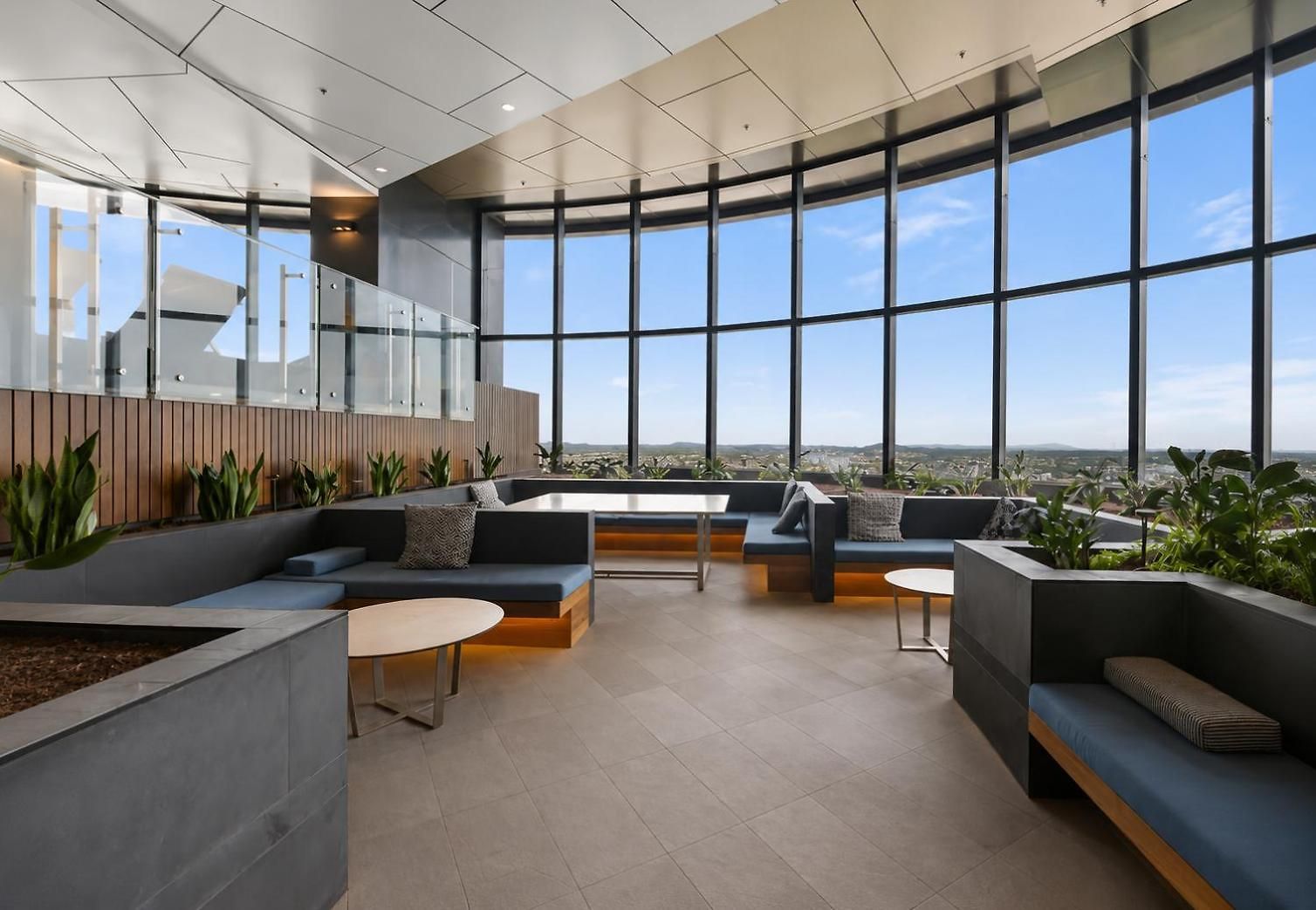 Skytower Level 53 Free Parking Sleeps 5 Cbd Brisbane