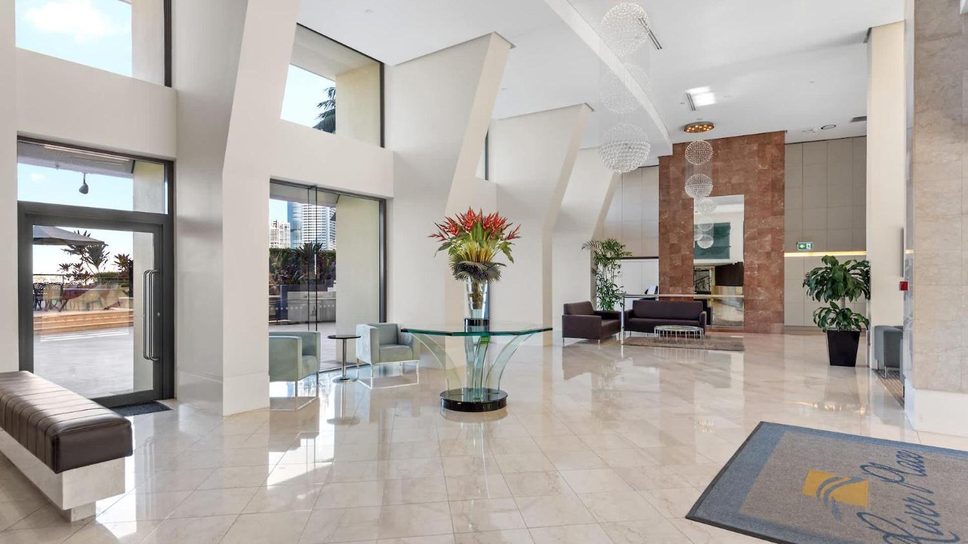 Oasis 2bed-1bath-1car-views Apartment *