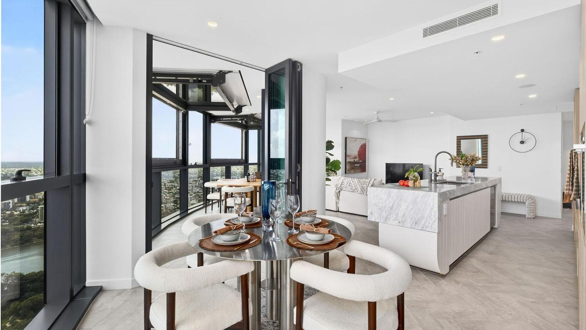 3 Bedroom Luxury In The Sky
