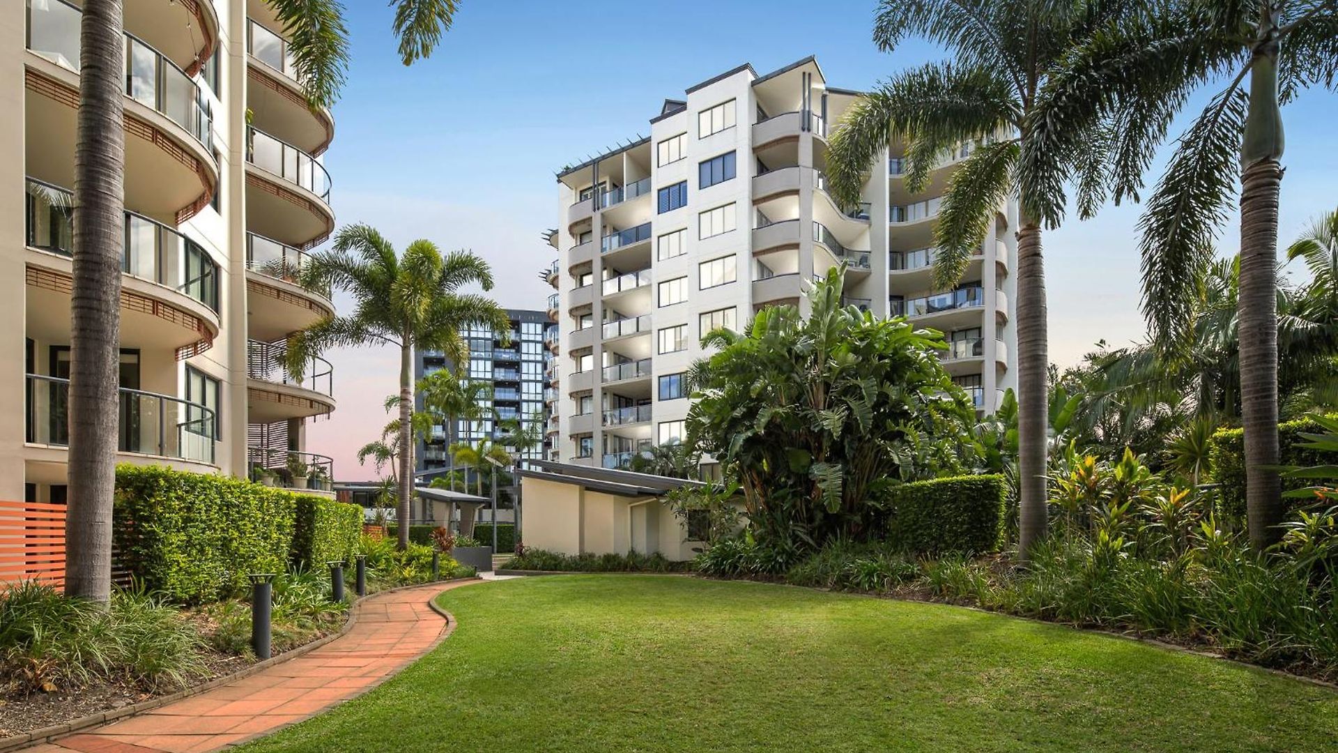 Resort-style 3br River And Hosp Parking And Pool Brisbane