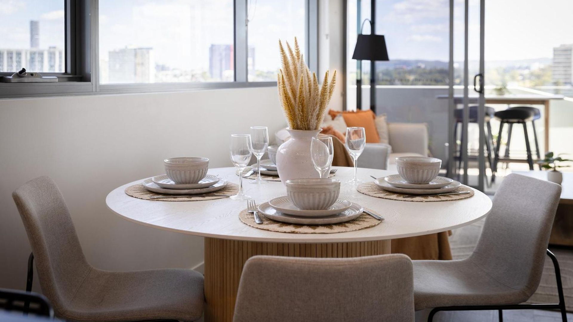 Luxury 2bed2bath With Pool, Parking, Gym And Views *