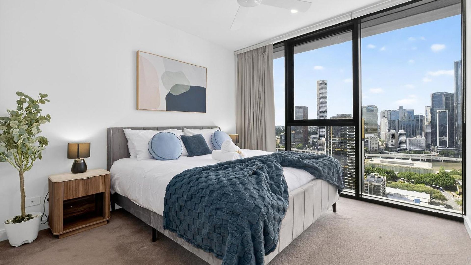 31f Premium 3br Skyline River Views One Apartment Brisbane