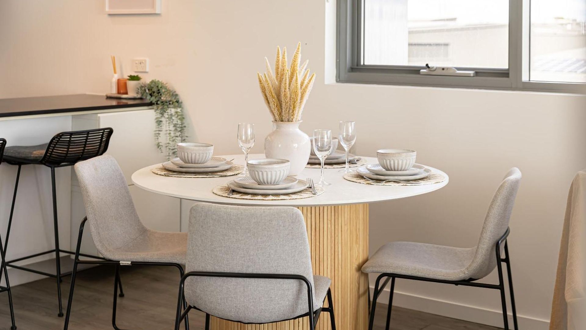 Apartment Luxury 2bed2bath With Pool, Parking, Gym And Views *