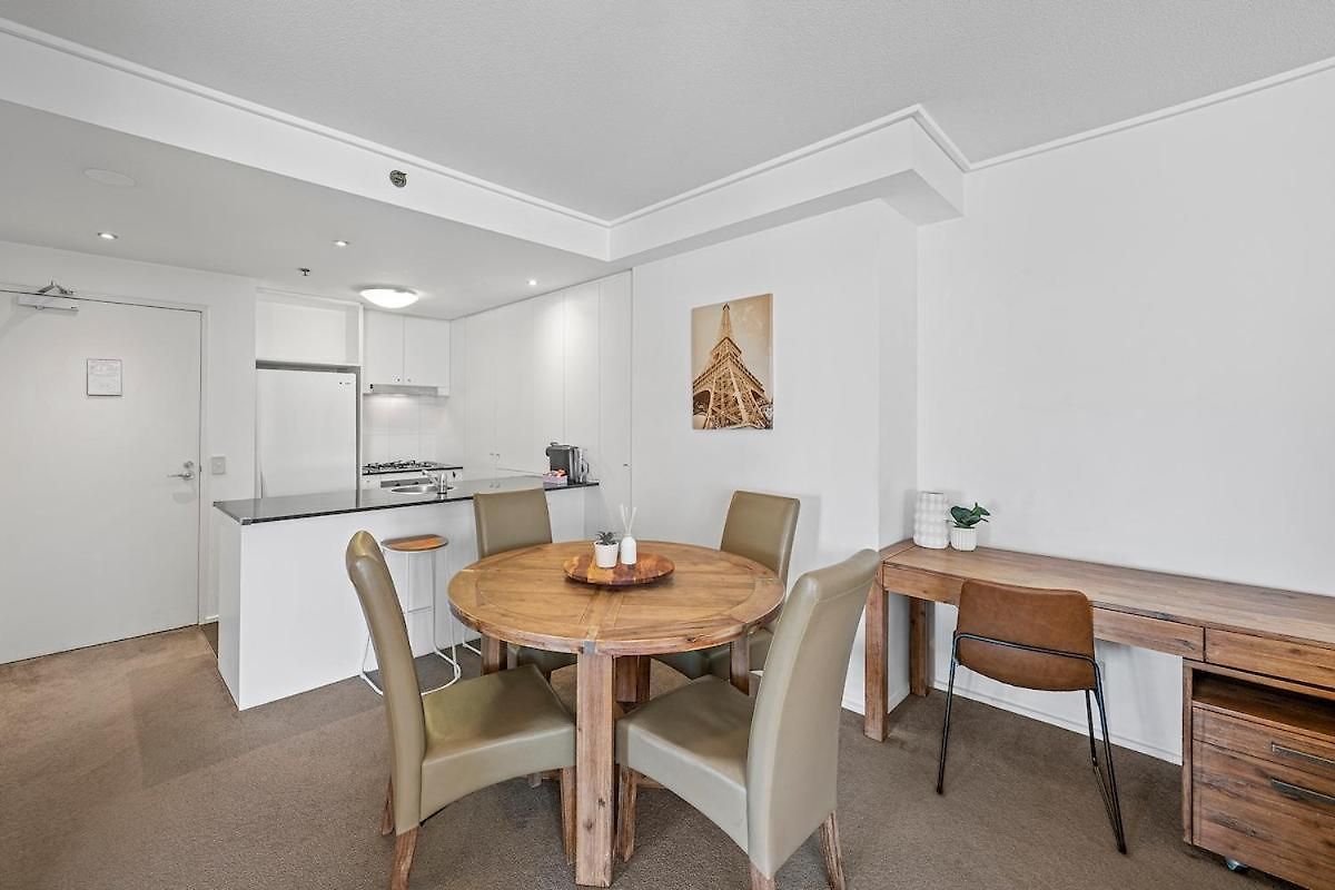 With Stunning River Views Up To 6 Guests And 2 Parking Apartment