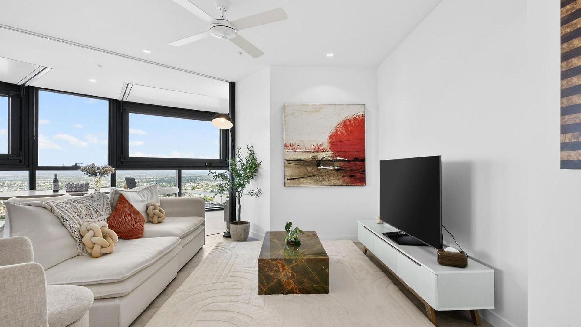 3 Bedroom Luxury In The Sky Brisbane