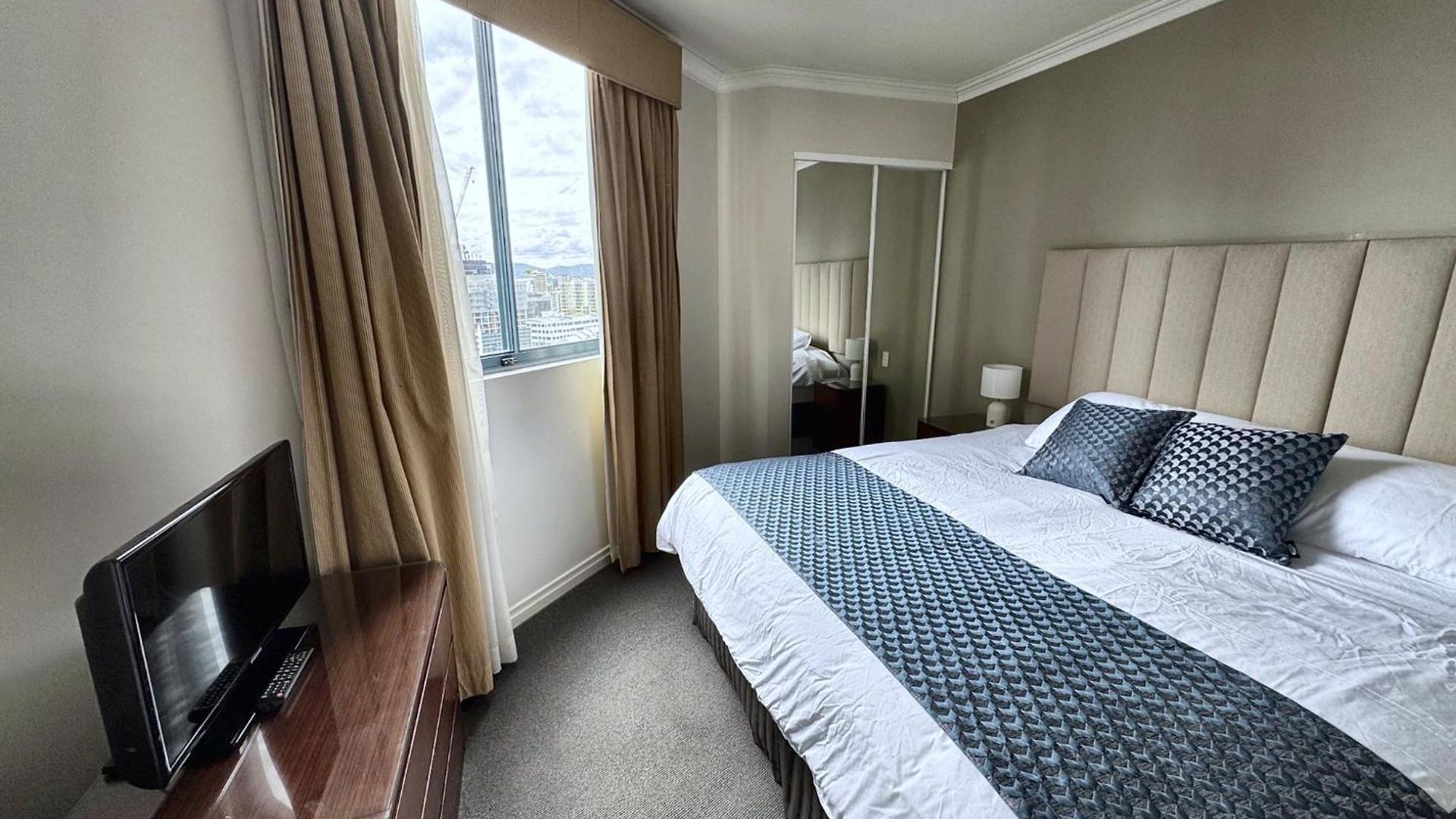 Two-bedroom Escape I Mantra On Queen Apartment Brisbane