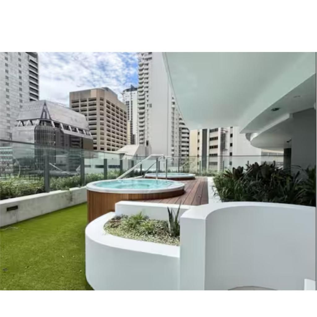 Matcha Madness Zen Escape - Riverfront Apartment Brisbane