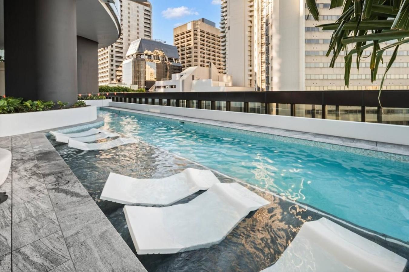 Landmark Queens Wharf 1br Wit Pool Gym And View Apartment Brisbane