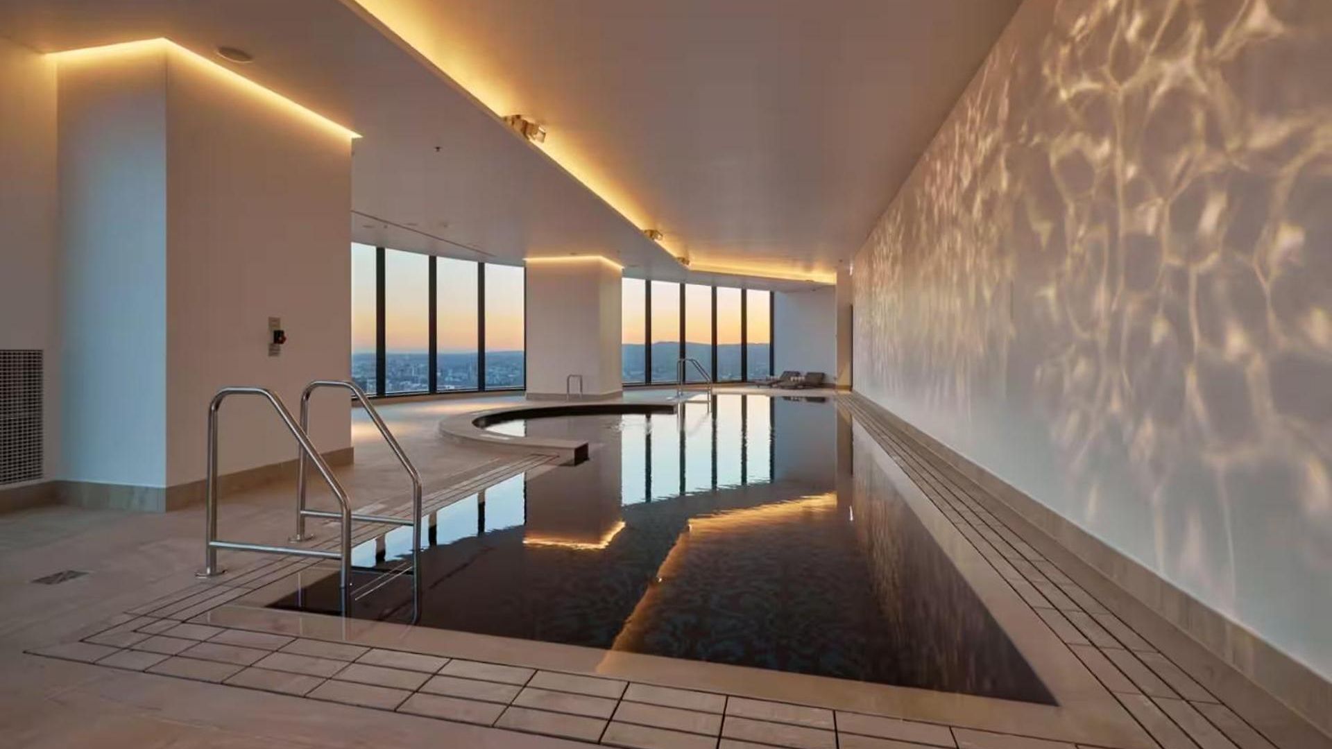 Apartment One Sky - Sleep 6 - Pools Cinema Sauna Gym Free Parking Brisbane