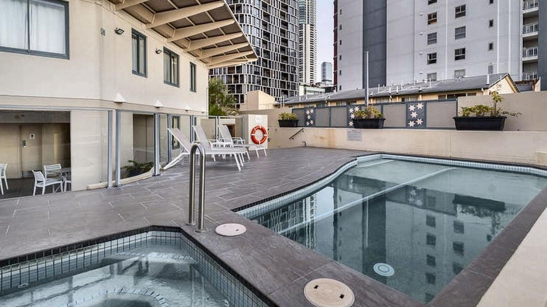 Apartment Two-bedroom Escape I Mantra On Queen *
