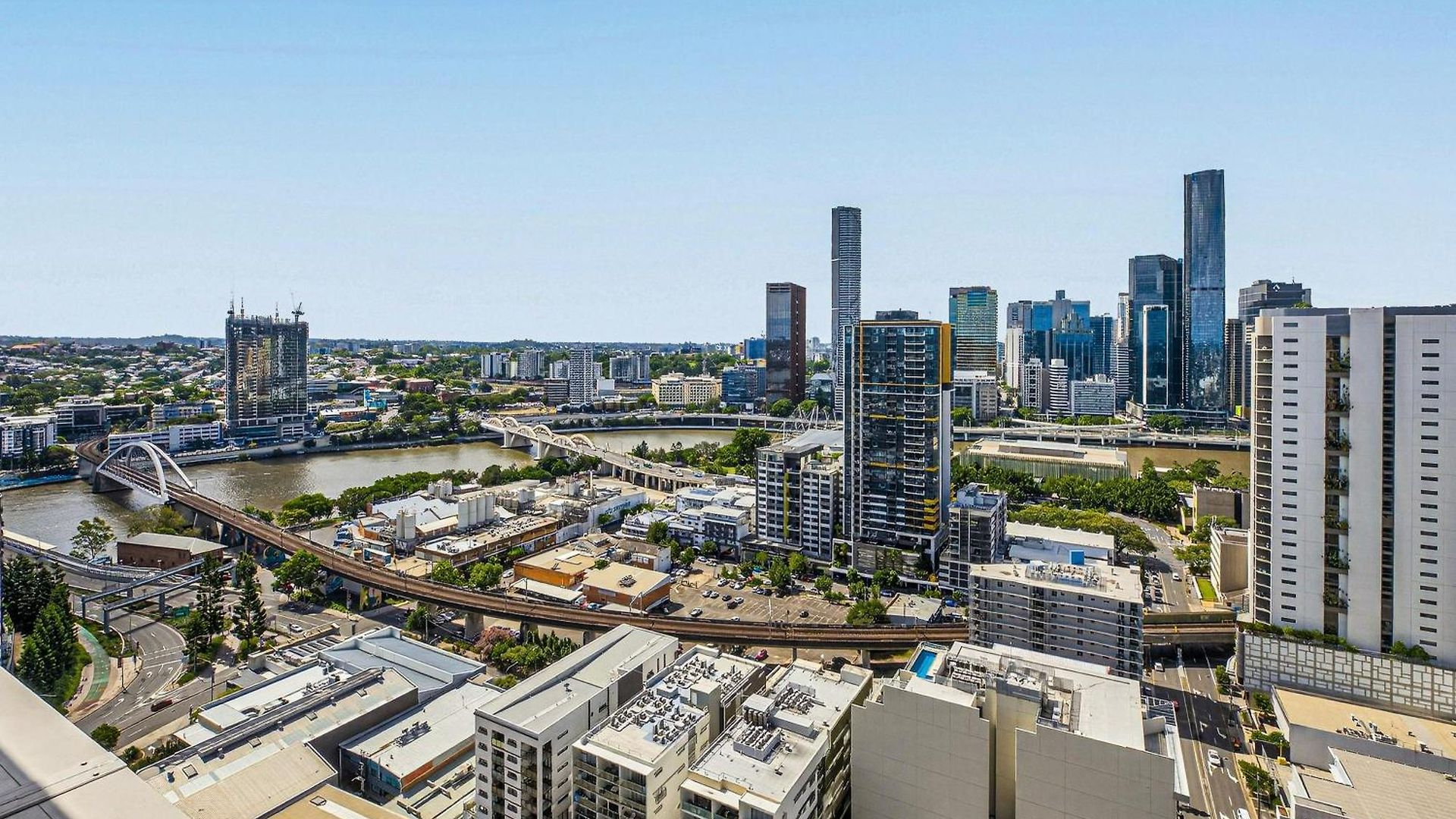 Apartment 31f Premium 3br Skyline River Views One