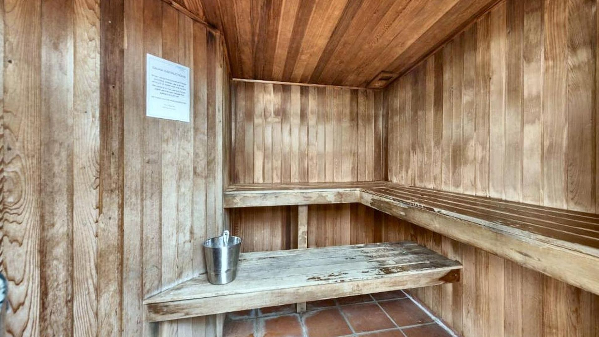 Two-bedroom Escape I Mantra On Queen Apartment
