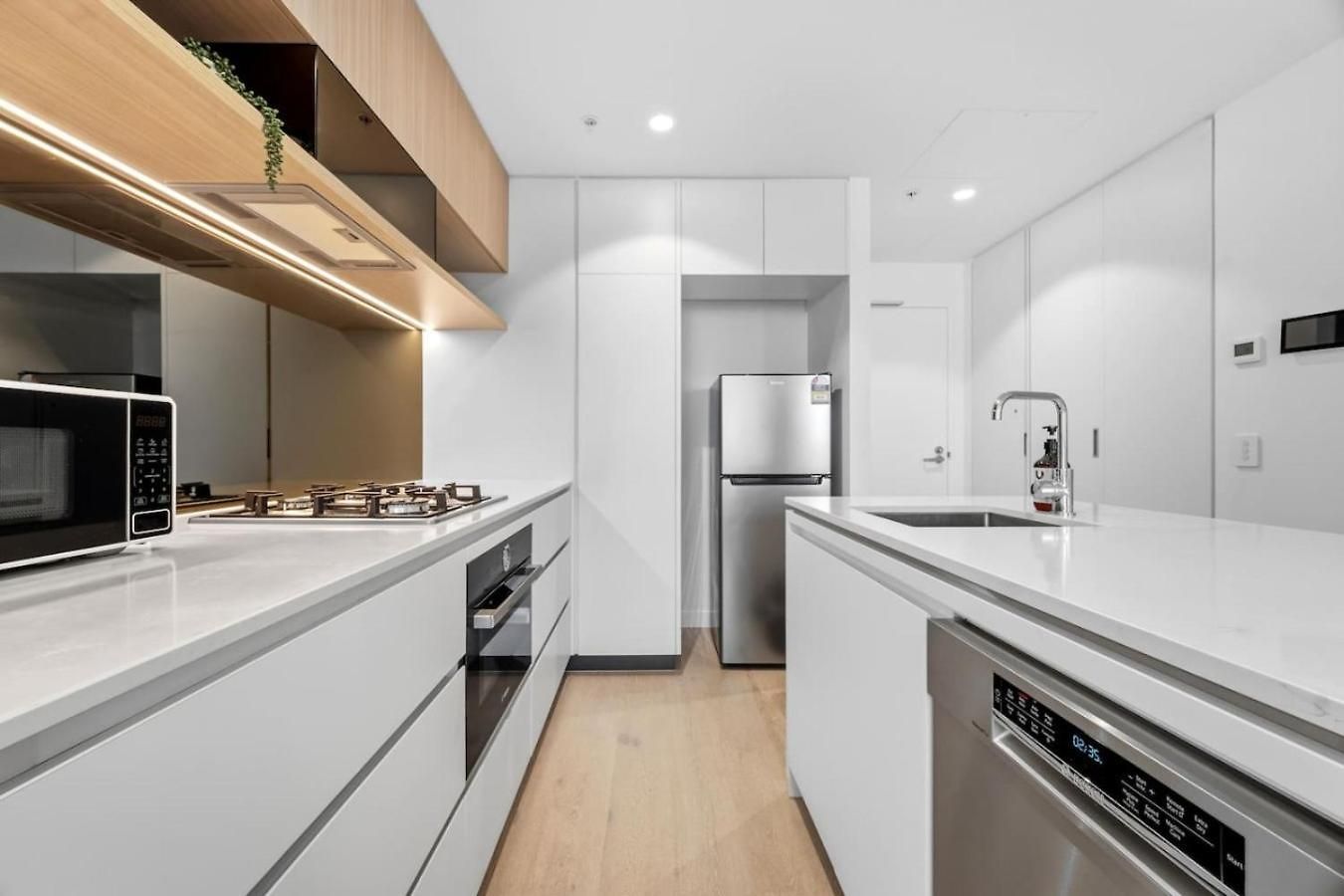 Apartment Landmark Queens Wharf 1br Wit Pool Gym And View *